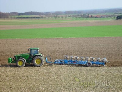 Lemken polunošeni plug okretač VariDiamant