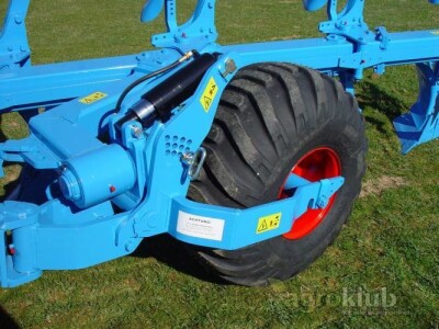 Lemken polunošeni plug okretač VariDiamant