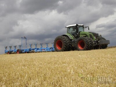 Lemken polunošeni plug okretač EuroTitan