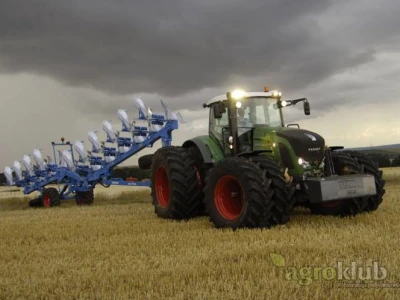 Lemken polunošeni plug okretač EuroTitan