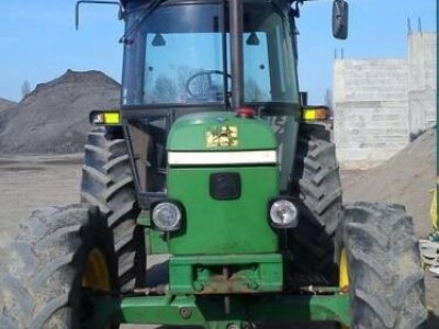 John Deere 2650
