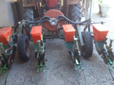 OLT pneumatska sijačica PSK 4 - kukuruz - suncokret