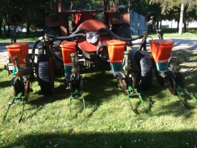 OLT pneumatska sijačica PSK 4 - kukuruz - suncokret