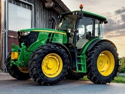 Traktor JOHN DEERE 6100MC