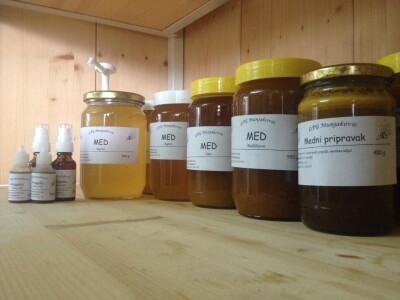 Prodajem med