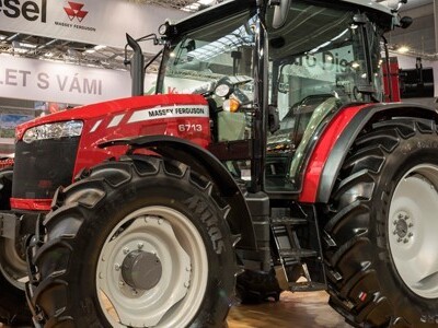 Traktor Massey Ferguson 6712