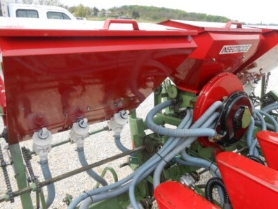 Sijačica pneumatska Nodet 4 reda kukuruz,6 soja