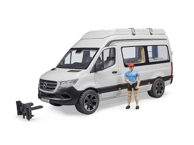 Bruder MB Sprinter kamper s vozačem, krevetima, ormarićem i setom za kampiranje