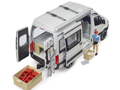 Bruder MB Sprinter kamper s vozačem, krevetima, ormarićem i setom za kampiranje