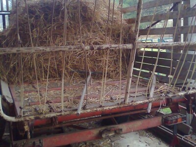 Samoutovarna prikolica za sijeno