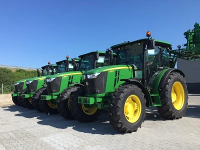 Posebna ponuda traktora John Deere 5115M