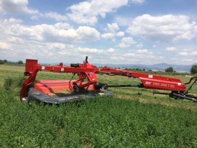 SIP Silvercut disc 300 T FC diskasta vučena kosilica sa prstastom gnječilicom