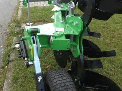 PLUG BOMET U063/2, trobrazni obrtni