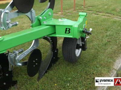 PLUG BOMET U064, trobrazni obrtni, rešetkaste daske