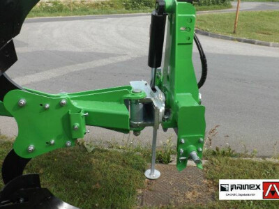 PLUG BOMET U064, trobrazni obrtni, rešetkaste daske