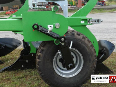 PLUG BOMET U052/1, četverobrazni obrtni plug