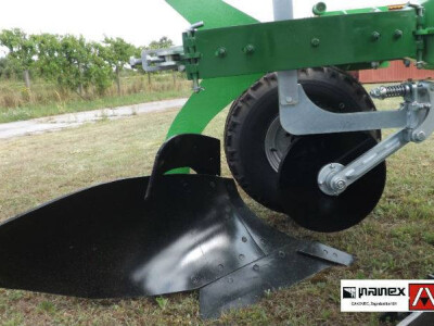 PLUG BOMET U052/1, četverobrazni obrtni plug