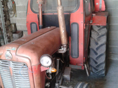 Prodajem traktor IMT 533