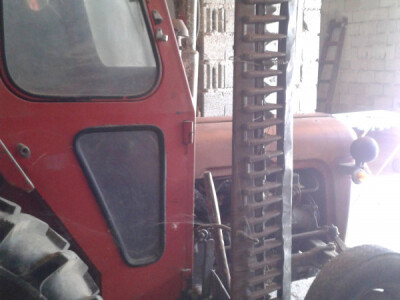 Prodajem traktor IMT 533