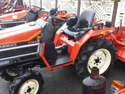 Traktor YANMAR F155D