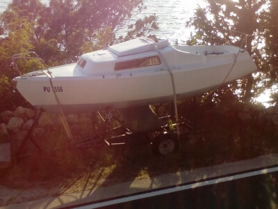 Jedrilica Carina sa trailerom