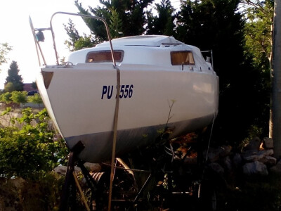 Jedrilica Carina sa trailerom