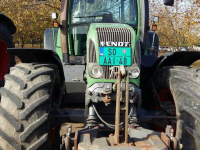 Polovan traktor Fendt 716