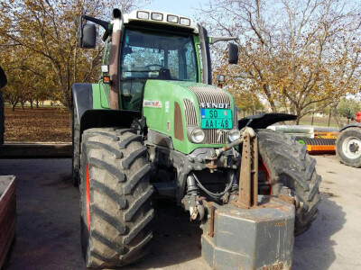 Polovan traktor Fendt 716