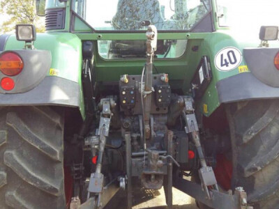 Polovan traktor Fendt 716
