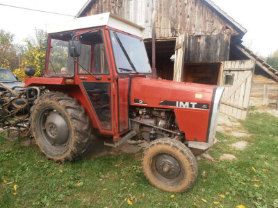 TRAKTOR IMT 549