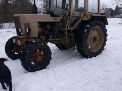 Traktor belarus 82