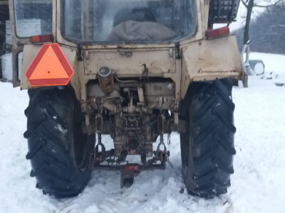 Traktor belarus 82