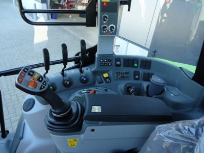 Traktor Claas Arion 420
