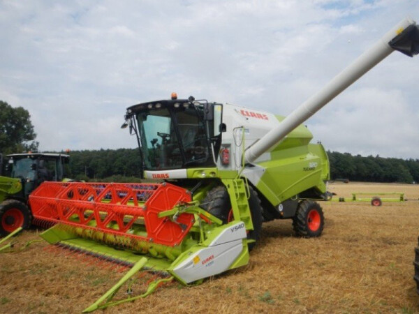 Claas Tucano 320, vario adapter + dvije bočne kose