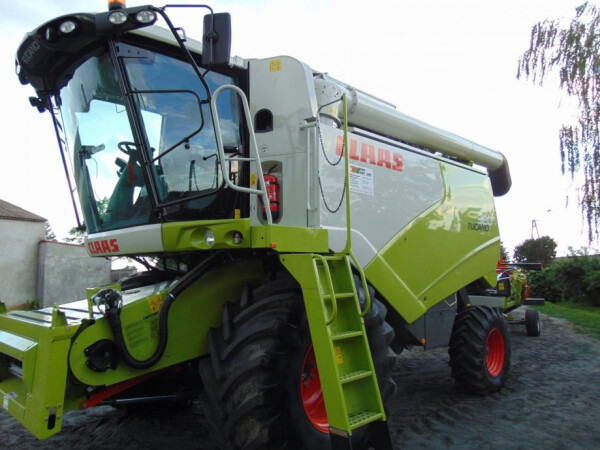 Claas Tucano 320 - Demo