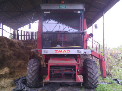 Kombajn Zmaj 142