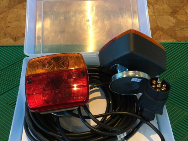 Magnetna stražnja svjetla