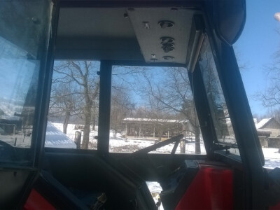 Prodajem traktor Univerzal 453dt 2002