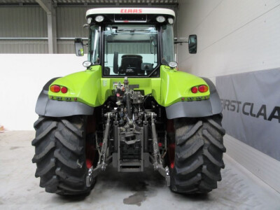 Traktor Claas Arion 640