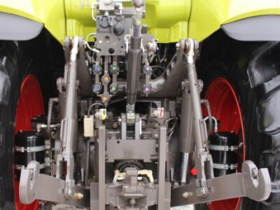 Traktor Claas Axion 850 CIS