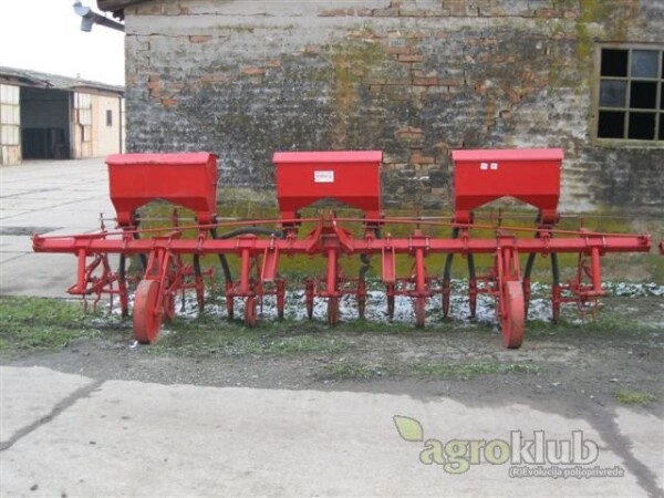 Međuredni kultivator