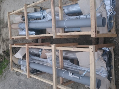 Pužnica za pretovar hidraulična