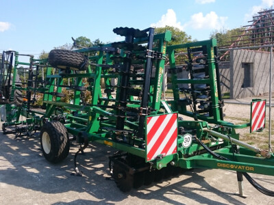 GreatPlains Discovator 8318