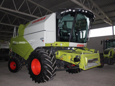 Kombajn Claas Tucano 450 + adapter Claas Cerio 600 + transportna kolica