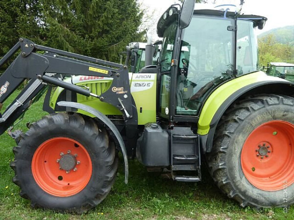 Claas Arion 620 C