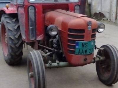 Prodajem traktor Zetor