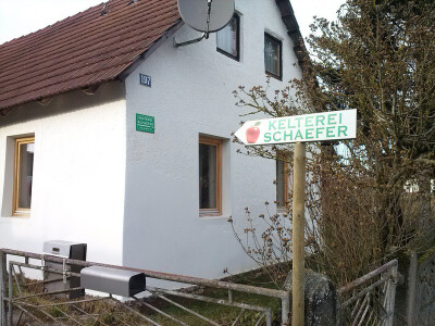 KELTEREI SCHAEFER j.d.o.o.  Prešamo i proizvodimo 100 posto prirodne sokove