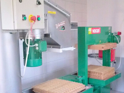 KELTEREI SCHAEFER j.d.o.o.  Prešamo i proizvodimo 100 posto prirodne sokove