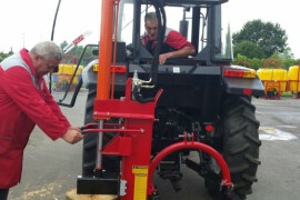 CJEPAČ DRVA NA TRAKTOR 18T