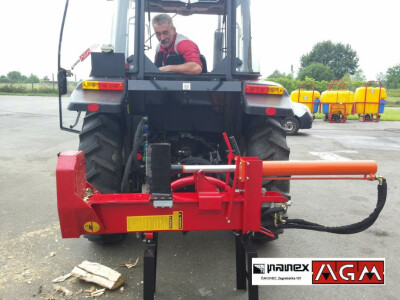 CJEPAČ DRVA NA TRAKTOR 18T